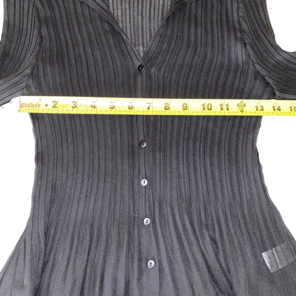 Sunny Leigh Pleated Chiffon Black Button Up Flare Sleeves Fitted Button Down S - Picture 8 of 9